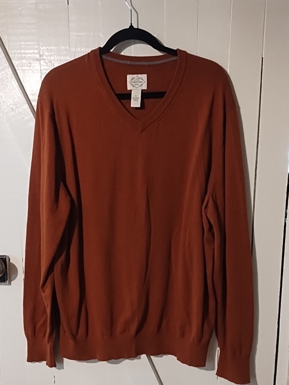 St. John's Bay Men's V-Neck Sweater in Rust VGC Size XL.